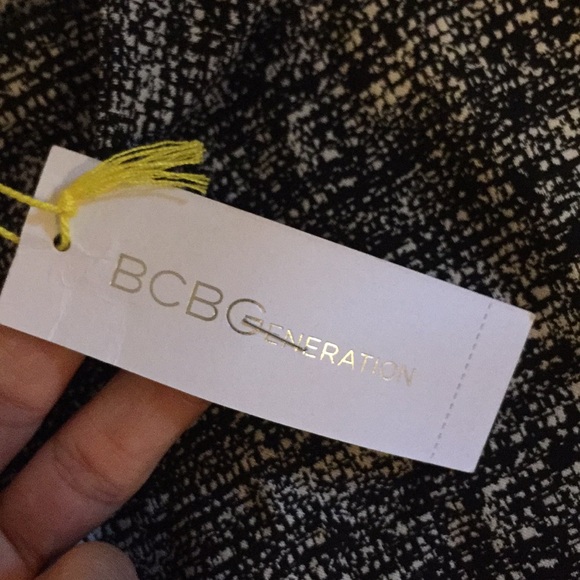 **NWT** BCBGeneration Professional Skirt - Picture 3 of 3